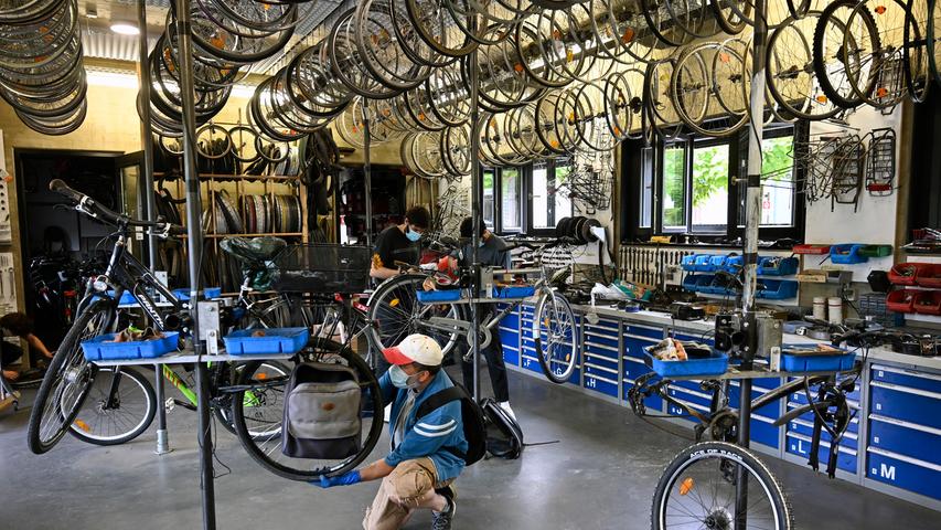 Corona-Shutdown, Tag 94: Das Flick-Werk, die Selbsthilfe-Fahrradwerkstatt im E-Werk, ist seit heute wieder geöffnet, wenn auch mit reduzierten Öffnungszeiten.