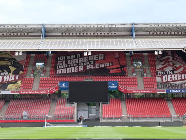Auch das Max Morlock Stadion wird Montagnacht ab 22 Uhr in rotem Licht erstrahlen.