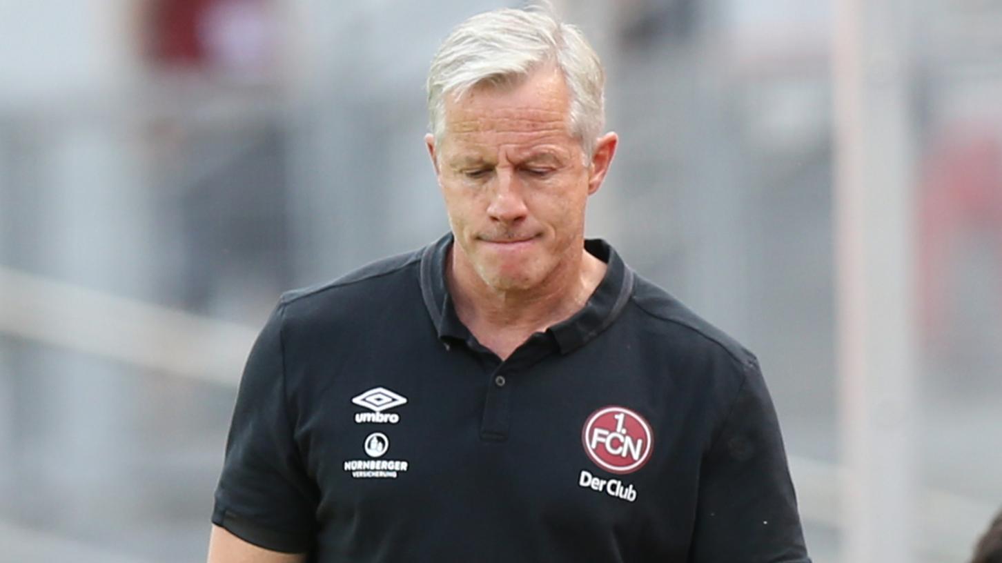 "Wir werden das analysieren", meint FCN-Coach Jens Keller nach dem Debakel gegen Stuttgart.