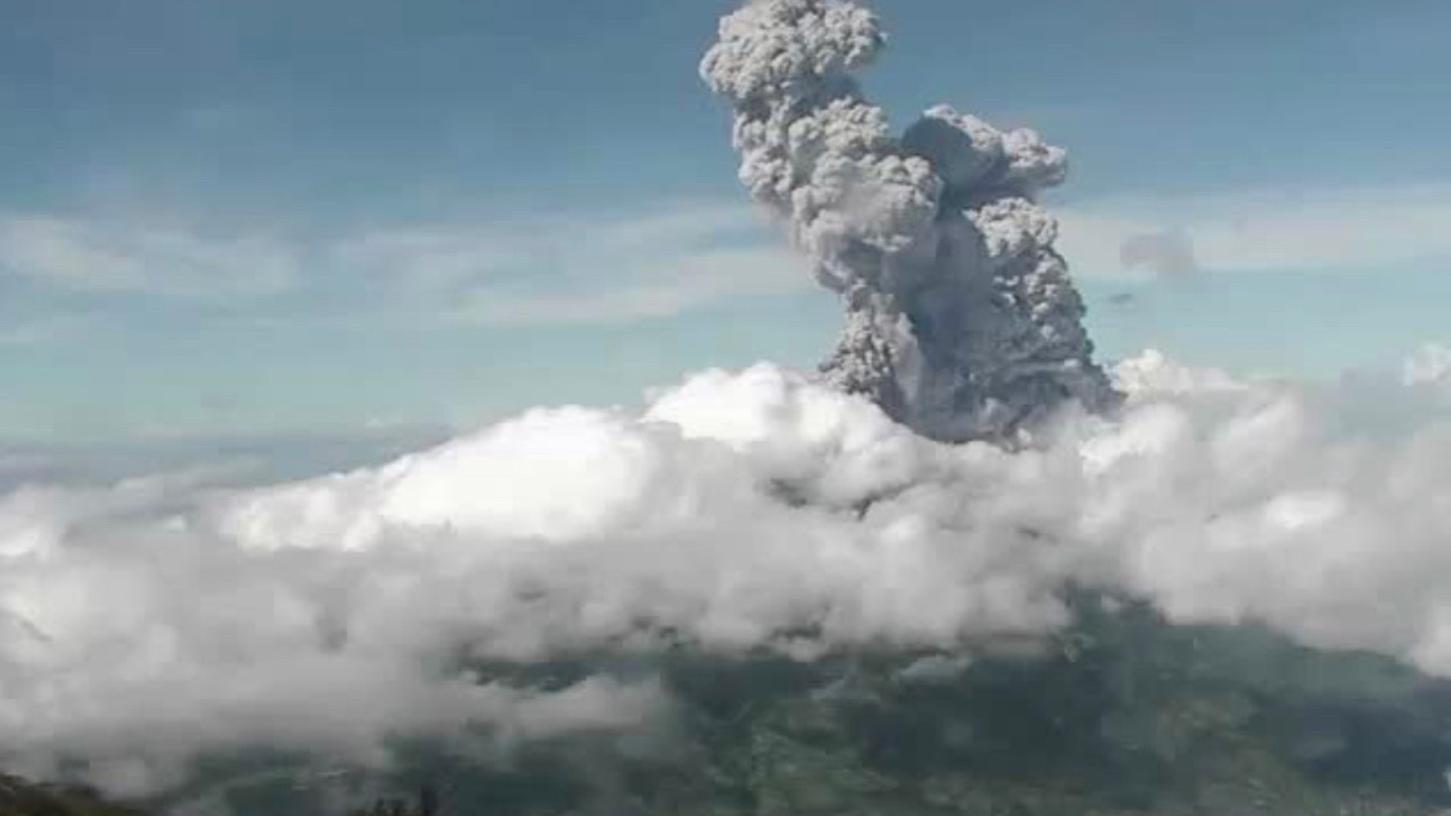 Der Vulkan Merapi auf der indonesischen Insel Java ist am Wochenende erneut ausgebrochen. Er war in jüngster Zeit wieder verstärkt aktiv.
