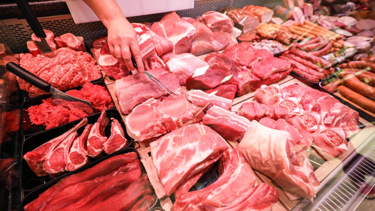 Darf's etwas weniger sein? Die Herstellung von Fleisch verursacht hohe Folgekosten.