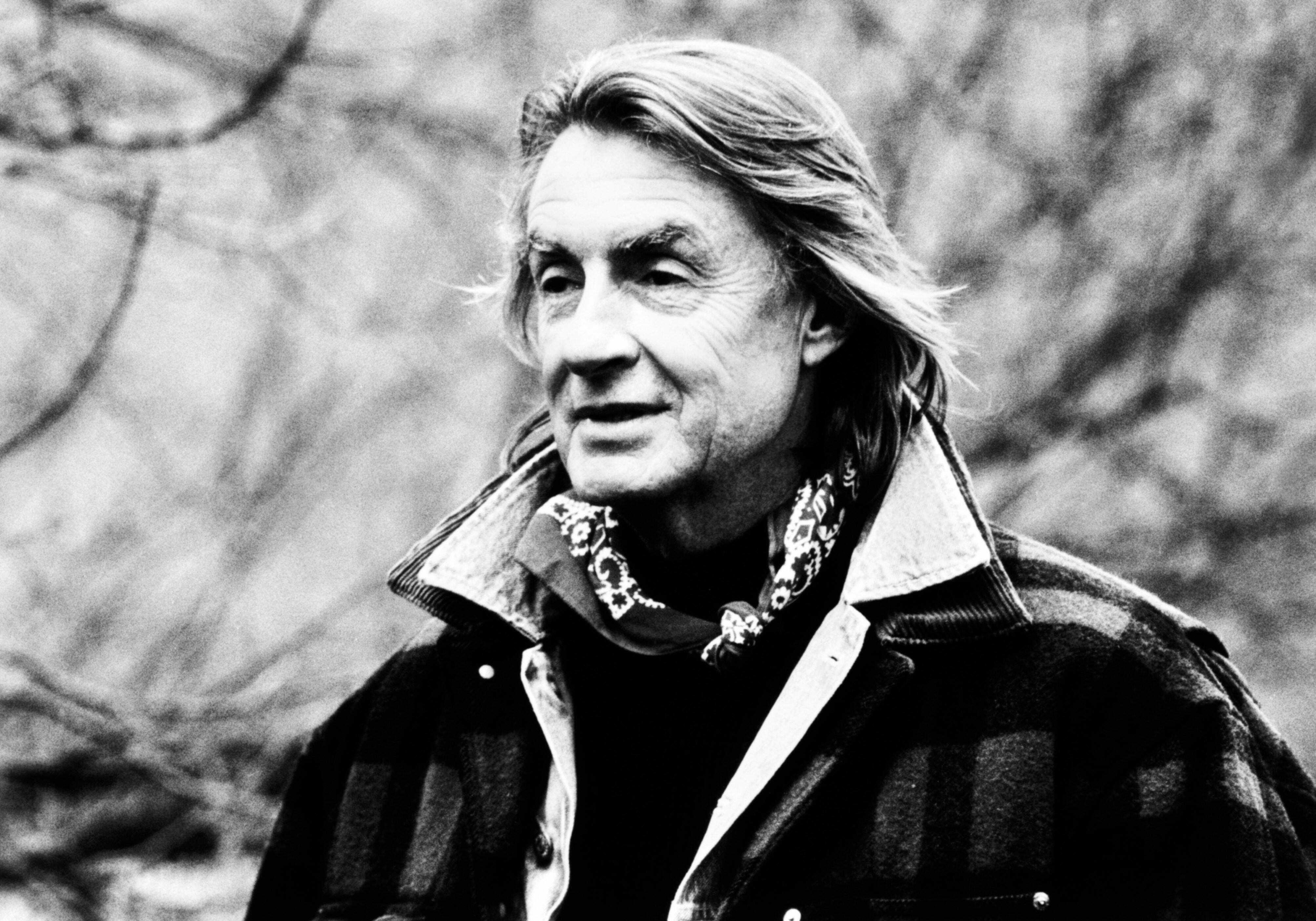 "Batman"-Regisseur Joel Schumacher feierte in Hollywood Erfolge und nahm Flops mit Humor. Er drehte mit Stars wie Nicole Kidman, Julia Roberts und Michael Douglas. Mit 80 Jahren erlag er einem Krensleiden.