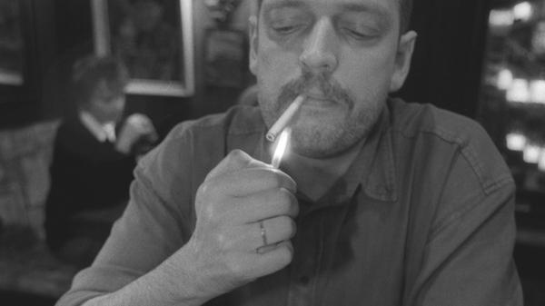 Nach getaner Arbeit gehörte für viele das Feierabendbier genauso dazu, wie zahlreiche Zigaretten.