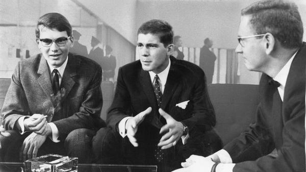 Die Abiturienten des Jahrgangs 1967 feiern in Nürnberg ihren Abschluss. Danach geht es für die jungen Männer für drei Semester zur Bundeswehr.