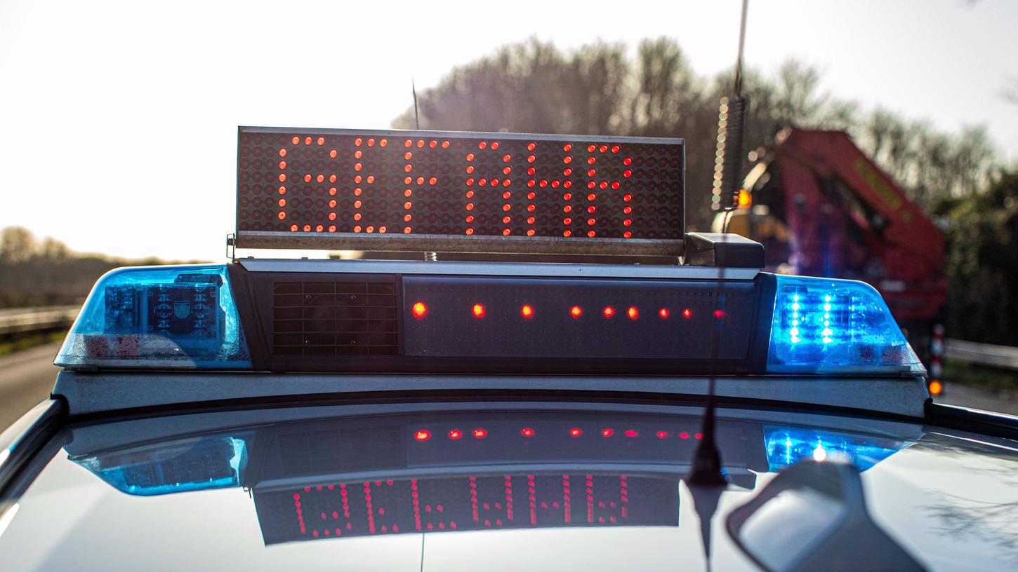 Mit 1,5 Promille war der 57-Jährige mit seinem Pkw am Mittwochabend unterwegs.
Mit 1,5 Promille war der 57-Jährige mit seinem Pkw am Mittwochabend unterwegs.