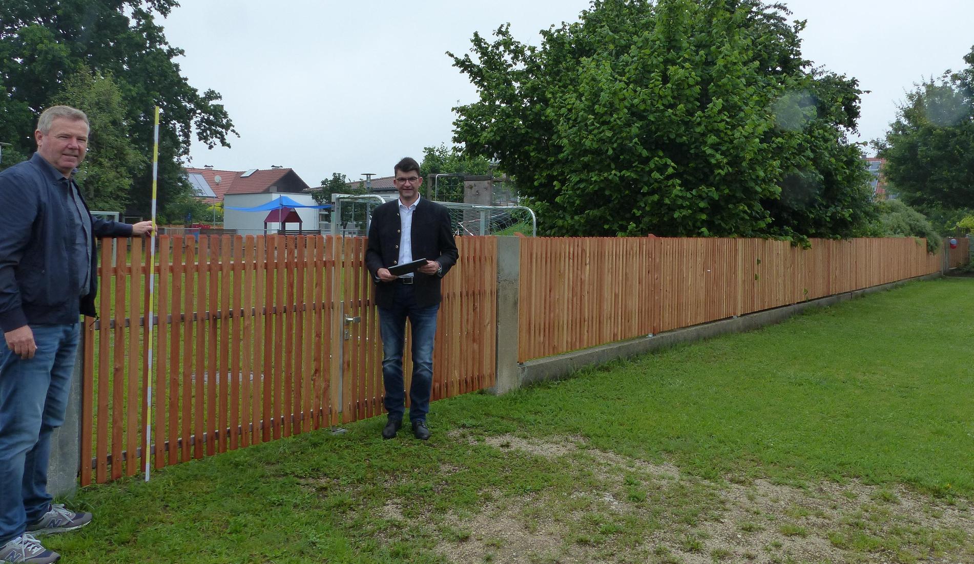 Neuer Zaun für Kindergarten in Thannhausen Nordbayern