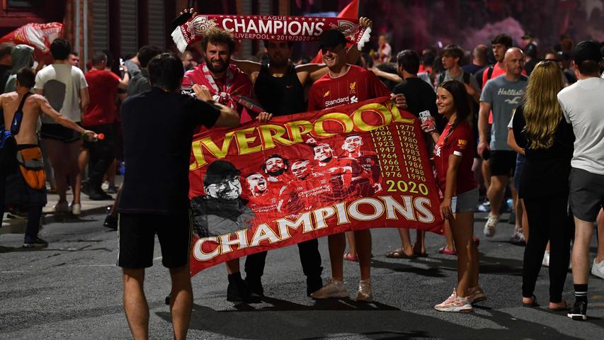 Viel Pyro, wenig Abstand: So ausgelassen feiert Liverpool die 19. Meisterschaft