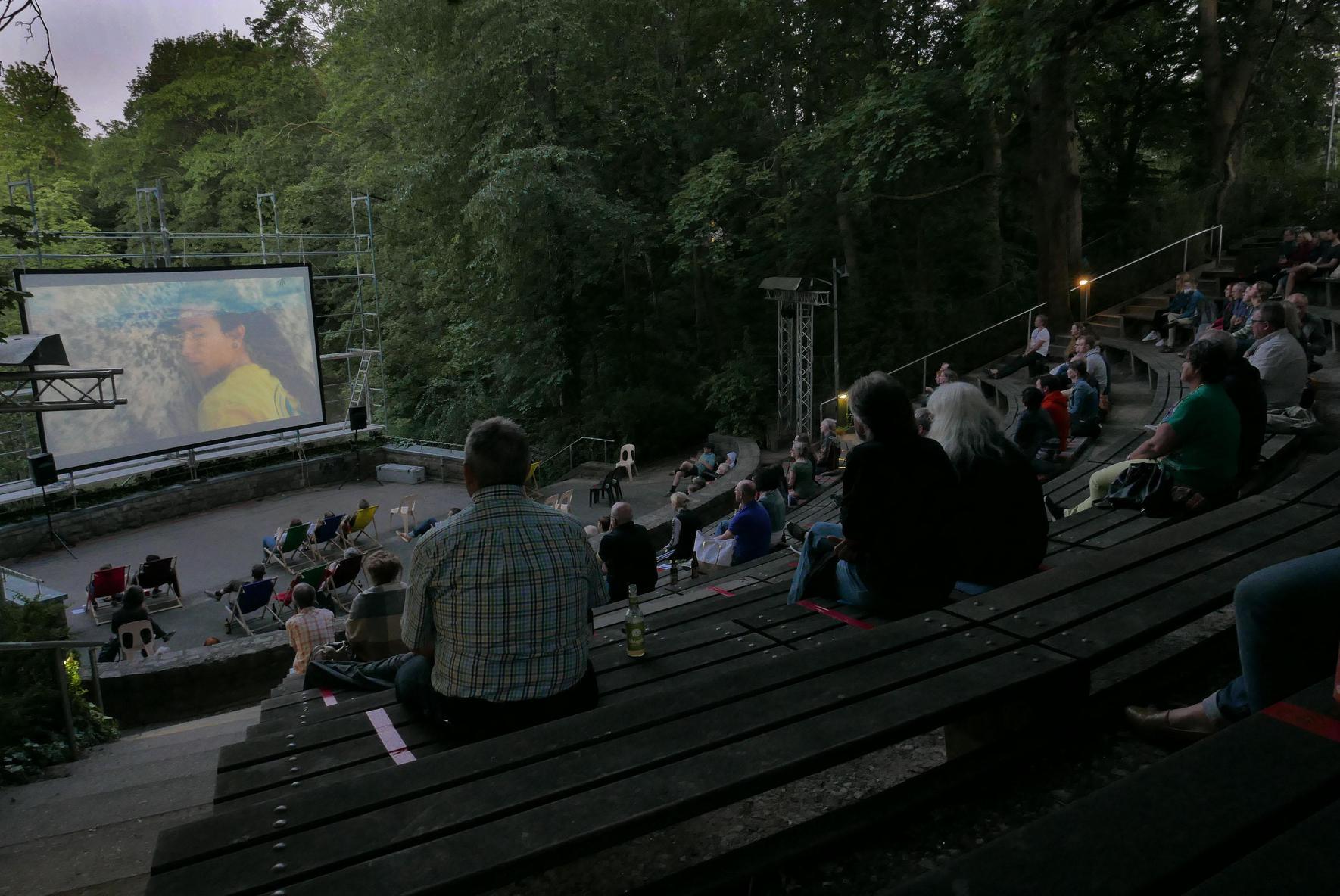 Kino mit Abstand: Open-Air im Stadtpark hat begonnen | Nordbayern