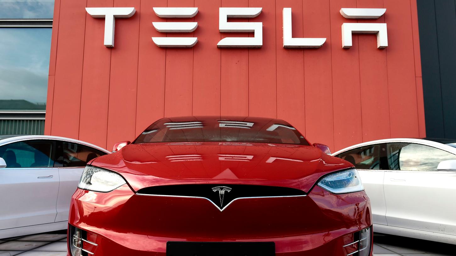 Zur Freude der Börsianer konnte der US-Autobauer Tesla mehr Neuwagen ausliefern als ursprünglich angenommen.