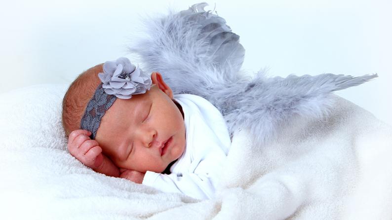 Die kleine Saskia kam am 18. Juni im St. Theresien-Krankenhaus zur Welt. Bei der Geburt war sie 52 Zentimeter groß und 3140 Gramm schwer.
