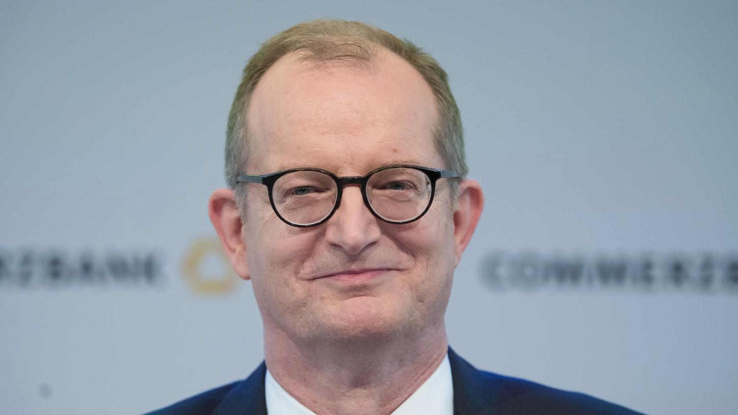 Commerzbank-Chef Zielke vor Rücktritt, doch auch der Aufsichtsratschef geht.