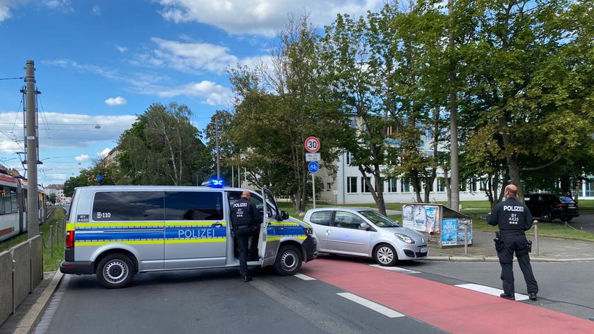Schüsse gemeldet: SEK und USK rücken in die Südstadt aus