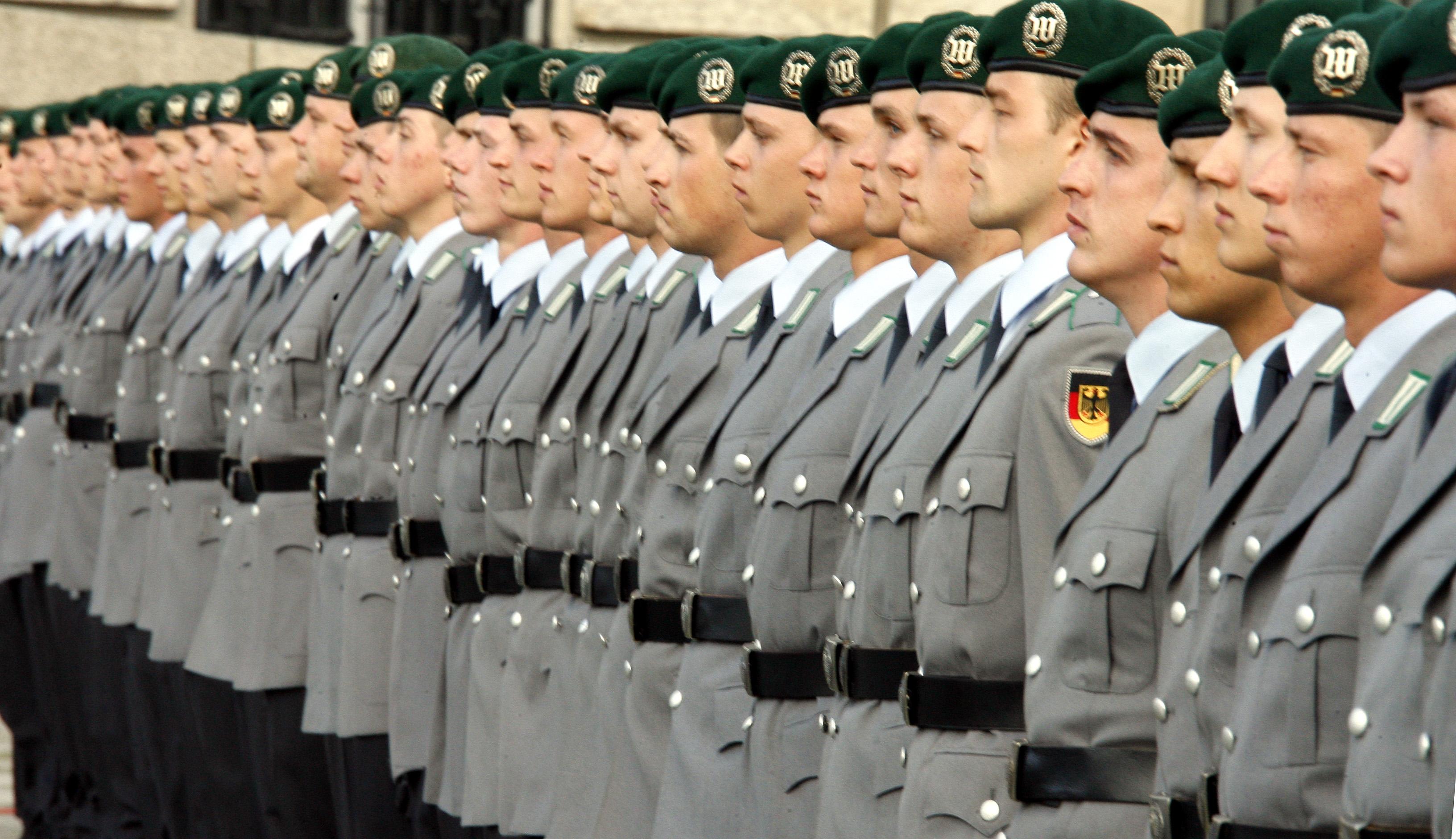 Kommt Die Wehrpflicht Wieder? Das Sagt Die Verteidigungsministerin