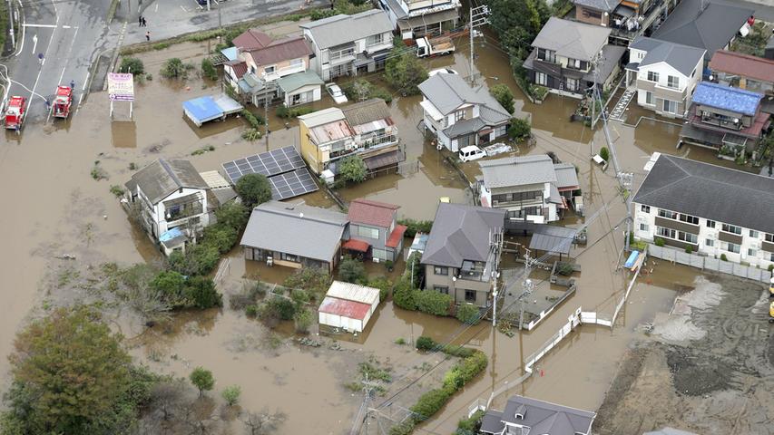Schwere Regenfälle in Japan sorgen für Überschwemmungen und Erdrutsche