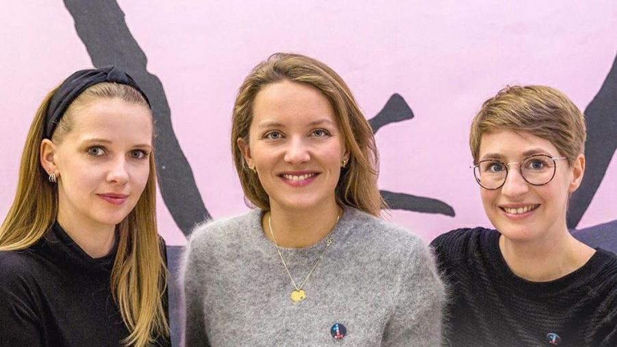 One Mission startete mit einem Kick-off Workshop: Gründerinnen, Unternehmerinnen und eine Vertreterin des Digitalministeriums überlegten gemeinsam, woran es liegen kann, dass sich Frauen seltener selbständig machen. 