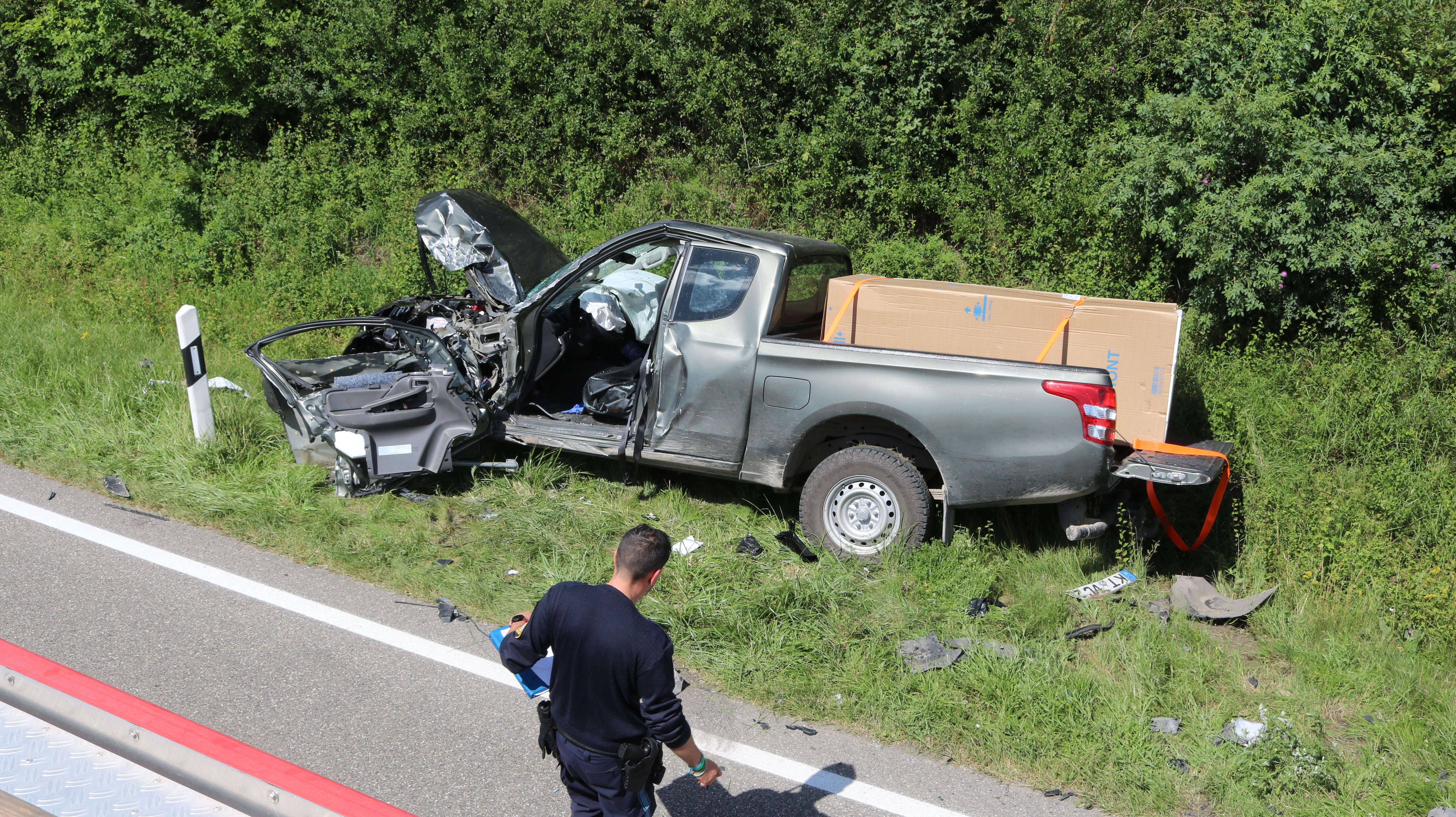 Fünf Verletzte Bei Schwerem Unfall Auf B8