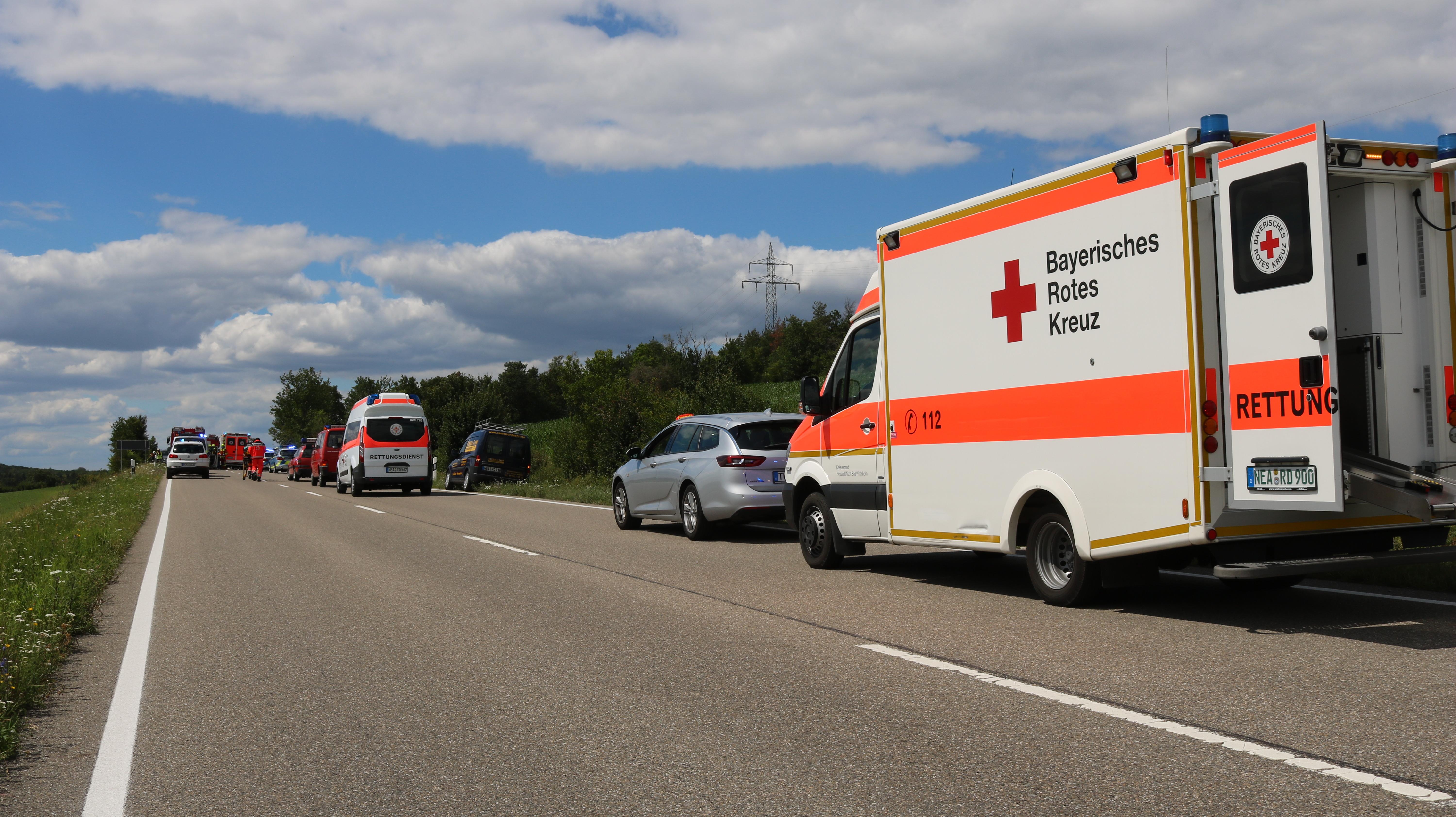 Fünf Verletzte Bei Schwerem Unfall Auf B8