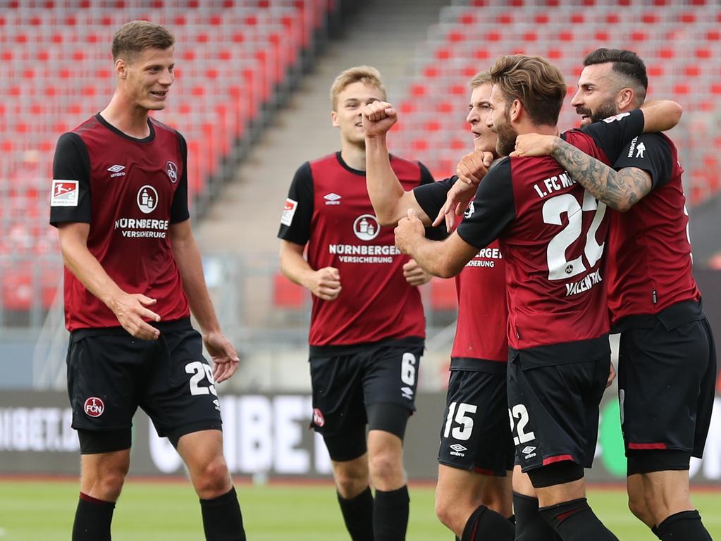 Trainerwechsel Fruchtet Der Fcn Spielt Wieder Fussball Sport Nordbayern De