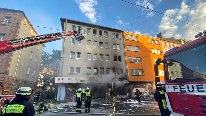 Explosion in Südstadt: Gebäudefront komplett zerstört