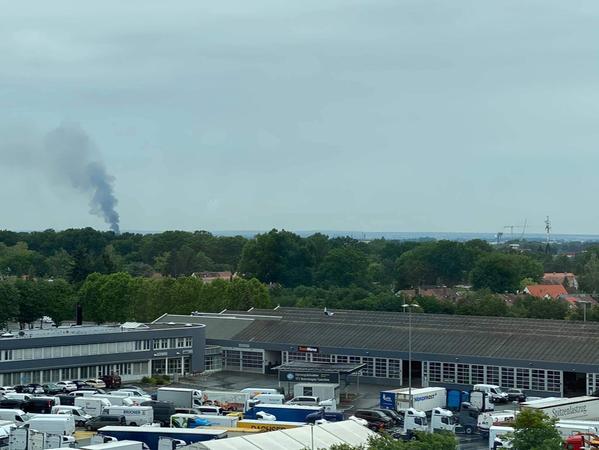 Die Rauchsäule war vom Nürnberger Flughafen aus deutlich zu sehen.