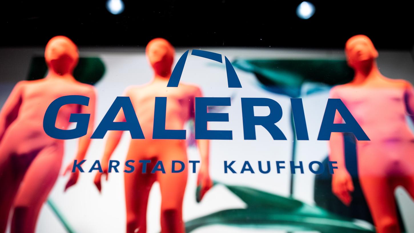 Konzernkreise warnen vor übertriebenem Optimismus, doch laut eines Berichts des "Spiegels" versucht Galeria Karstadt Kaufhof noch, die Zahl der bundesweiten Schließungen unter 50 zu drücken.
