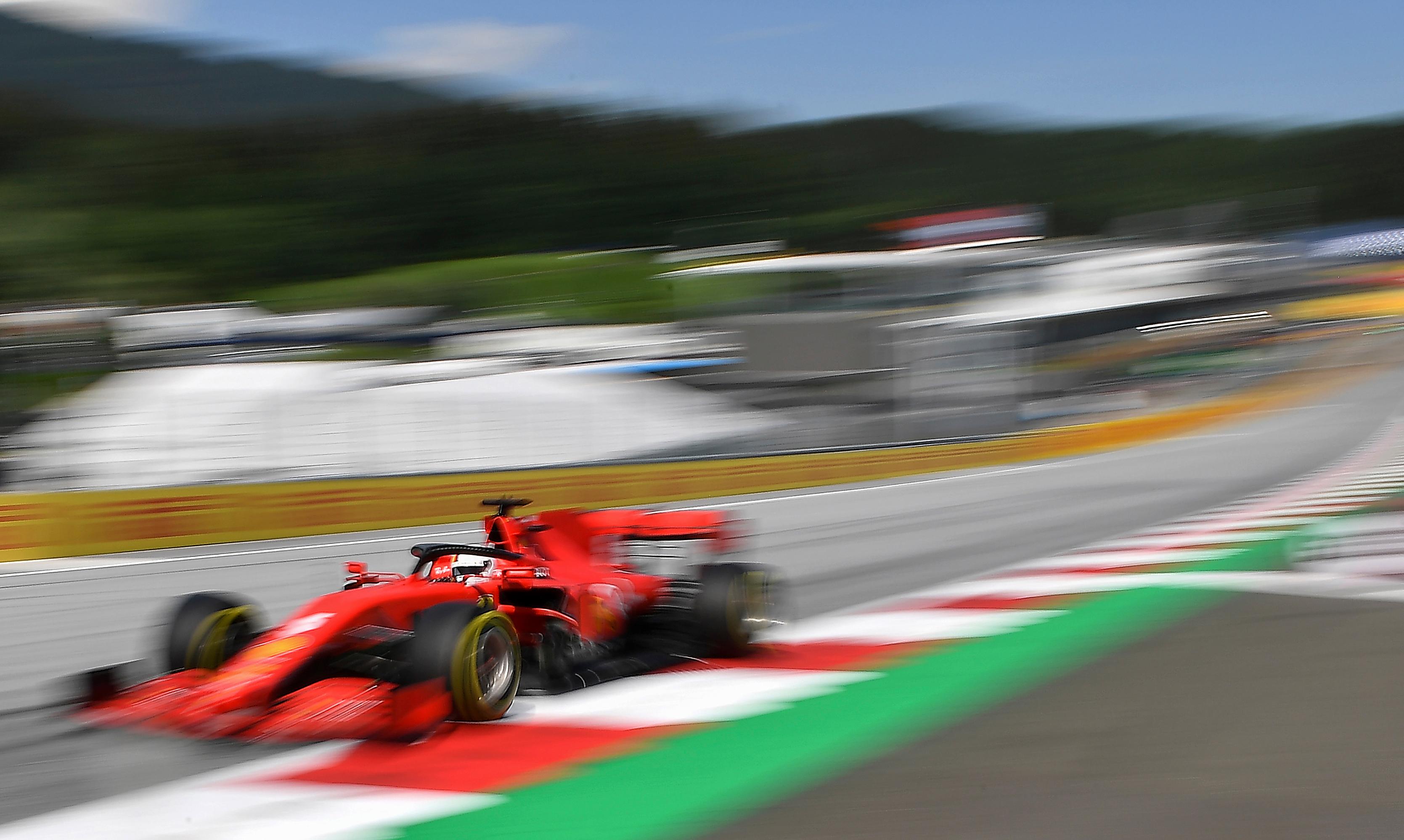 Totalschaden Fur Vettel Und Ferrari Im Zweiten Formel 1 Rennen Sport Nordbayern De