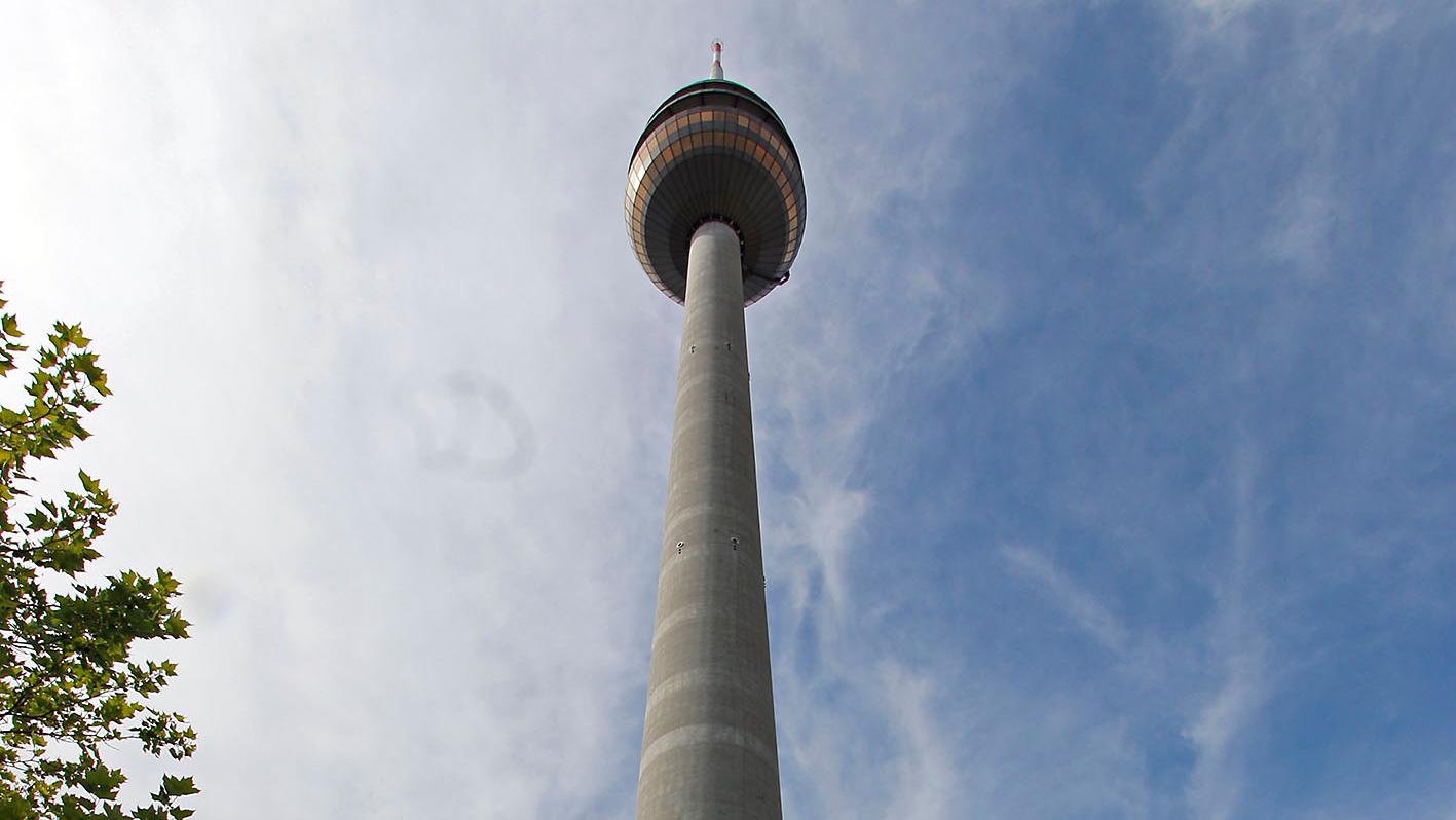 Nürnberg liebt seinen Fernsehturm, der eigentlich offiziell Fernmeldeturm heißt. Eine Art Sehnsuchtsort. Das weiß auch eine hiesige Eventagentur und streamt Partys in Coronazeiten in die Wohnzimmer und Gärten.
