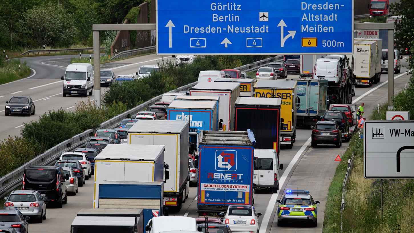 Aufgrund des Ferienbeginns in fünf Deutschen Bundesländern rechnet der Automobi