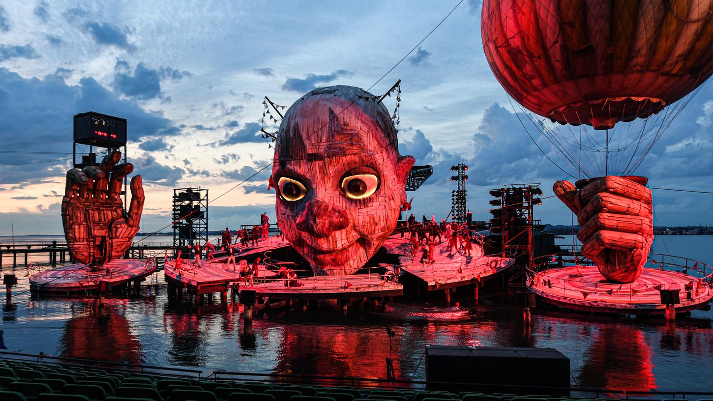 So opulent wie in Bregenz wird die Seebühne in Nürnberg nicht ausfallen. Sie wird ans Ufer des Dutzendteichs gebaut - und soll ein willkommener Ersatz für das Bardentreffen 2020 werden. 