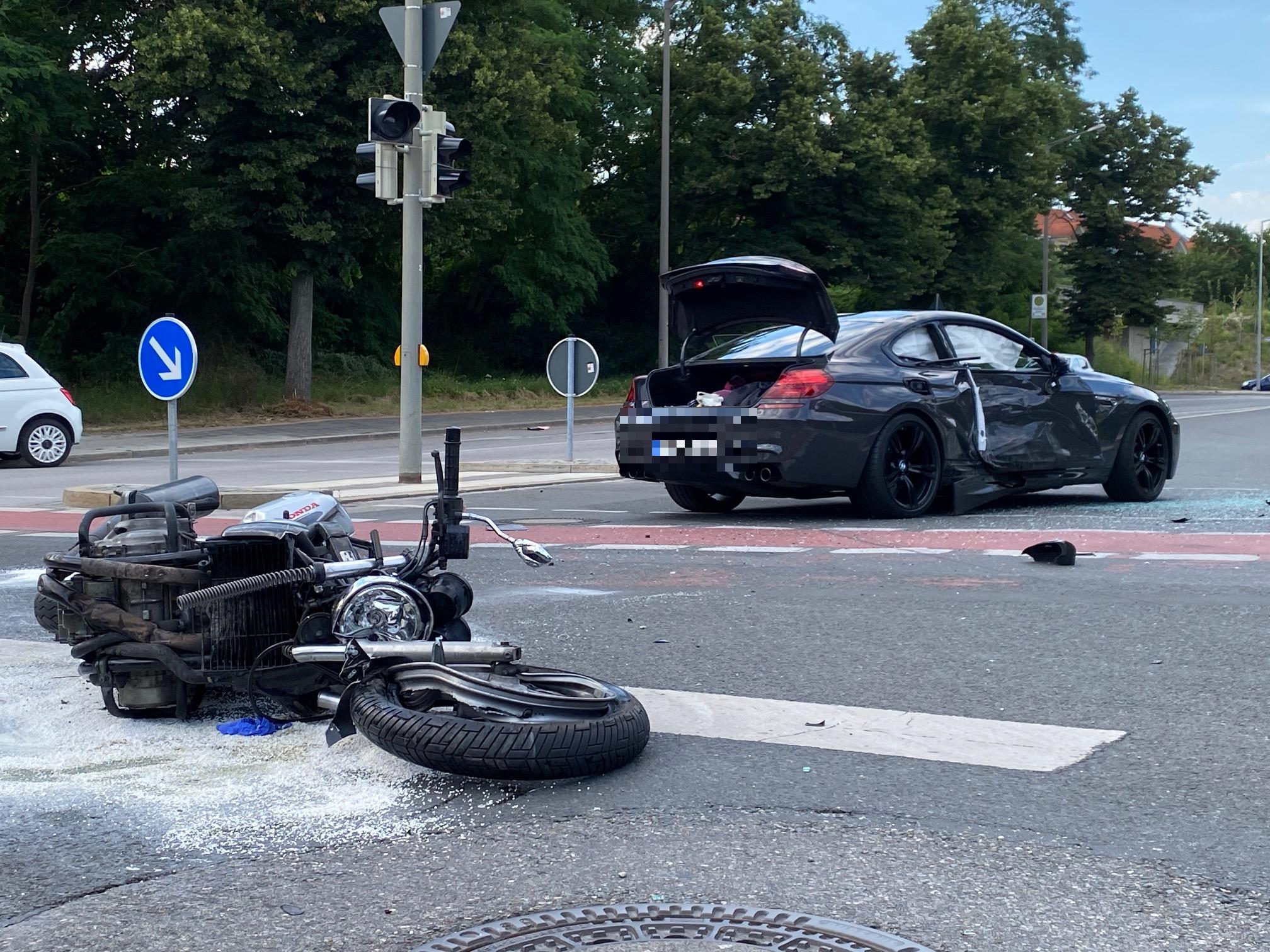 Herzberg: Auto und Motorrad kollidieren frontal
