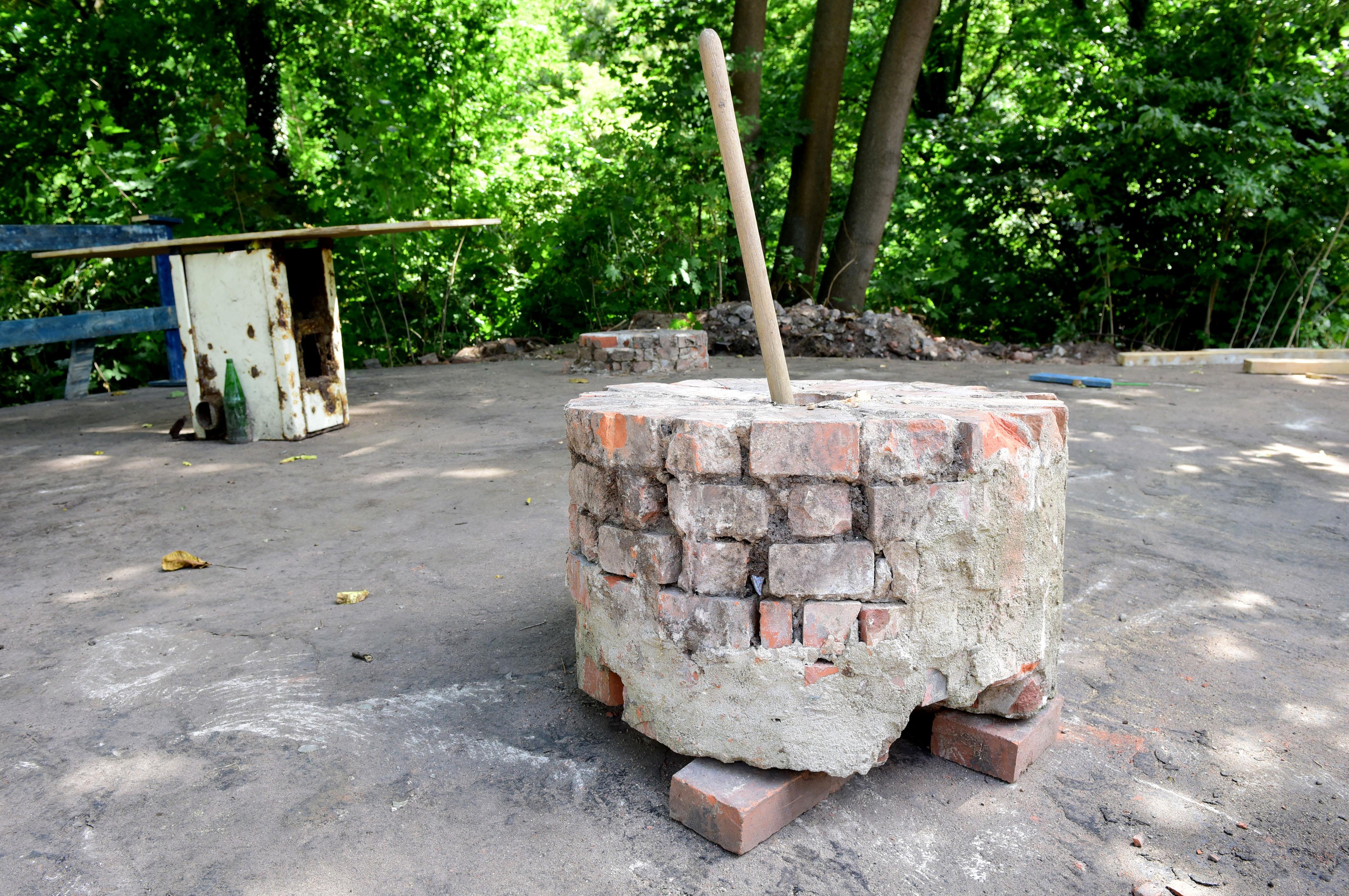 Die Betondecke ist circa 30 Zentimeter dick. 