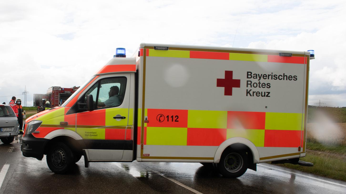 Weniger Rettungswägen mussten im Mai auf Bayerns Straßen ausrücken.