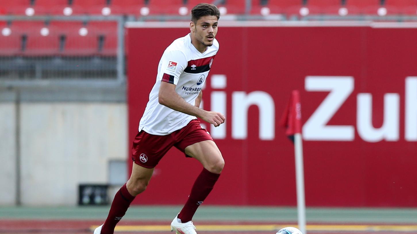 Dinos Mavropanos verlässt den Club, aber nicht Deutschland. In der kommenden Saison wird er für den VfB Stuttgart auflaufen.