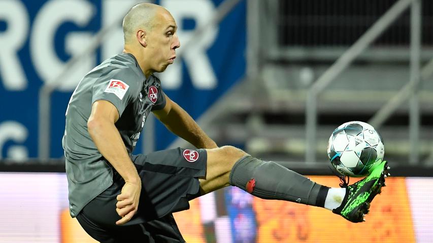 Sollte in Nürnberg Mikael Ishak ersetzbar machen und tat das auch sehr flott, nachdem sie ihn von Fenerbahce ausgeliehen hatten. Frey schien das Spiel um eine sehnlichst erwünschte Komponente zu erweitern. Frey war der kämpfende Wüterich ganz vorne – blieb das aber nicht. Spätestens nach dem Neustart wirkte er mit seinen Gedanken überall, nur nicht auf dem Platz. Redaktion: 4 | User: 4,4 (906 Stimmen) Sollte in Nürnberg Mikael Ishak ersetzbar machen und tat das auch sehr flott, nachdem sie ihn von Fenerbahce ausgeliehen hatten. Frey schien das Spiel um eine sehnlichst erwünschte Komponente zu erweitern. Frey war der kämpfende Wüterich ganz vorne – blieb das aber nicht. Spätestens nach dem Neustart wirkte er mit seinen Gedanken überall, nur nicht auf dem Platz. Redaktion: 4 | User: 4,4 (906 Stimmen)