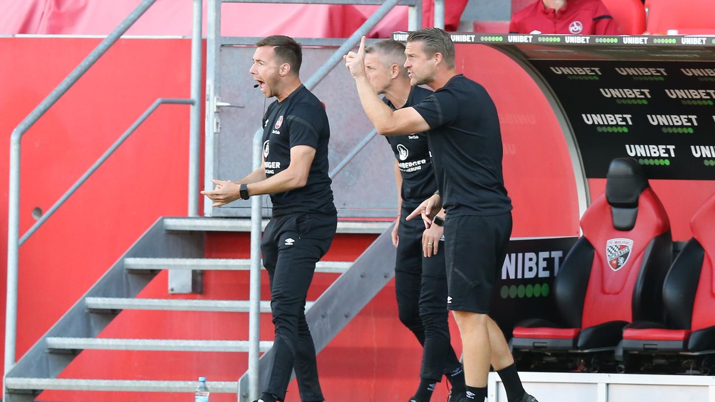 Torwarttrainer Martin Scharrer (rechts) wird in Zukunft in Nürnberg unterrichten. Torwarttrainer Martin Scharrer (rechts) wird in Zukunft in Nürnberg unterrichten.