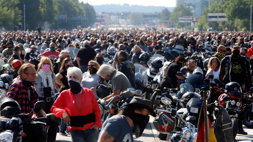 Demo gegen Fahrverbote: 6000 Motorräder rollen durch Nürnberg