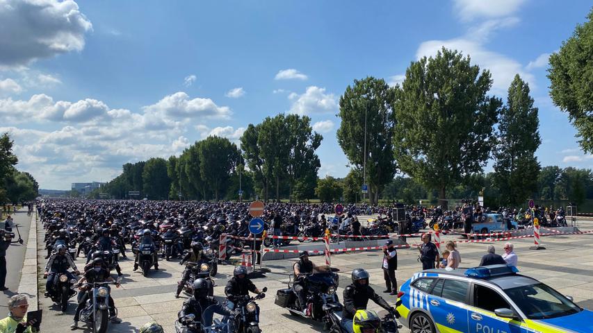 Demo gegen Fahrverbote: 6000 Motorräder rollen durch Nürnberg