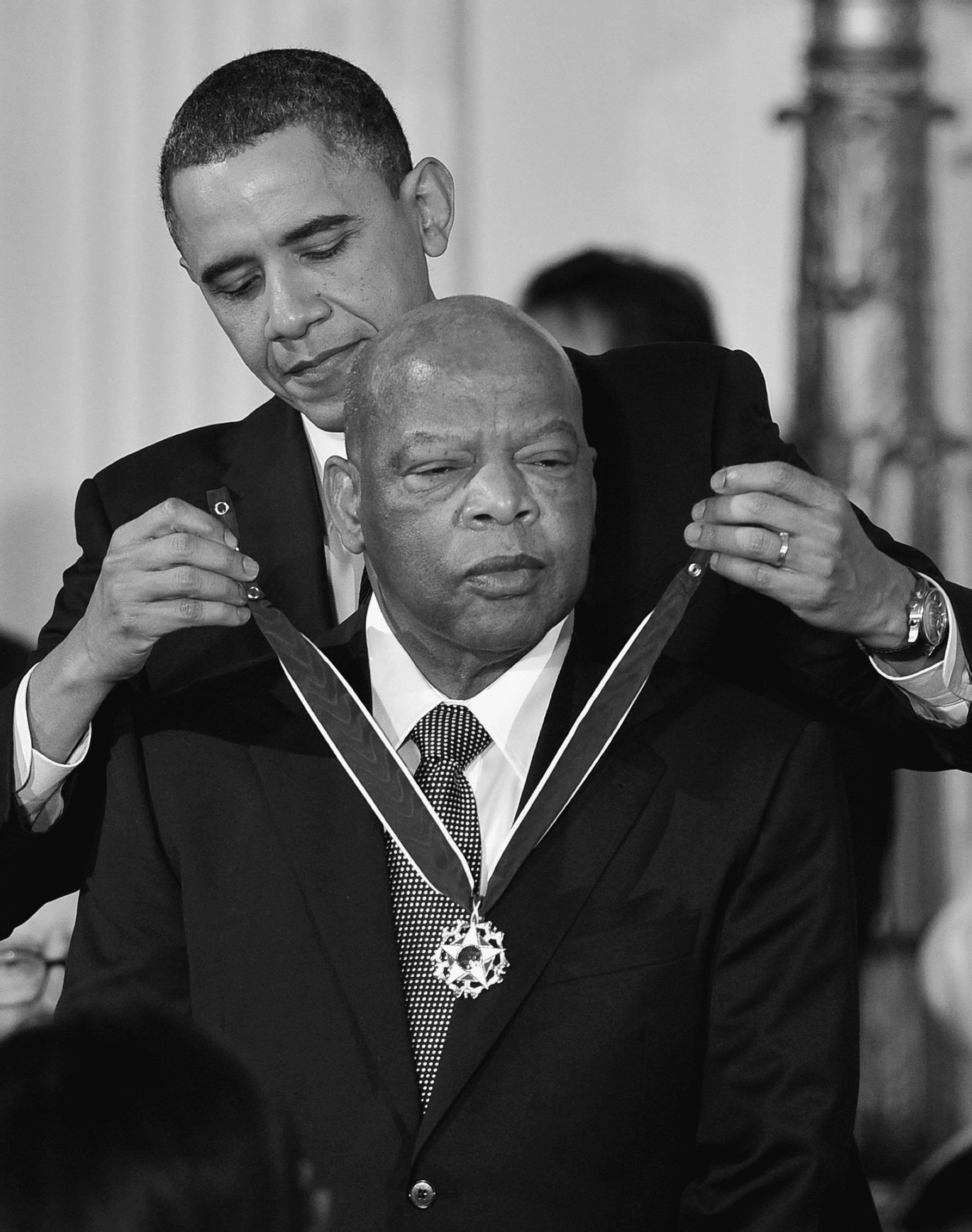 Der US-amerikanische Bürgerrechtler John Lewis starb im Alter von 80 Jahren an Bauchspeicheldrüsenkrebs. Er hatte sein Leben lang gegen Rassismus in den USA gekämpft, unter anderem auch an der Seite von Martin Luther King.