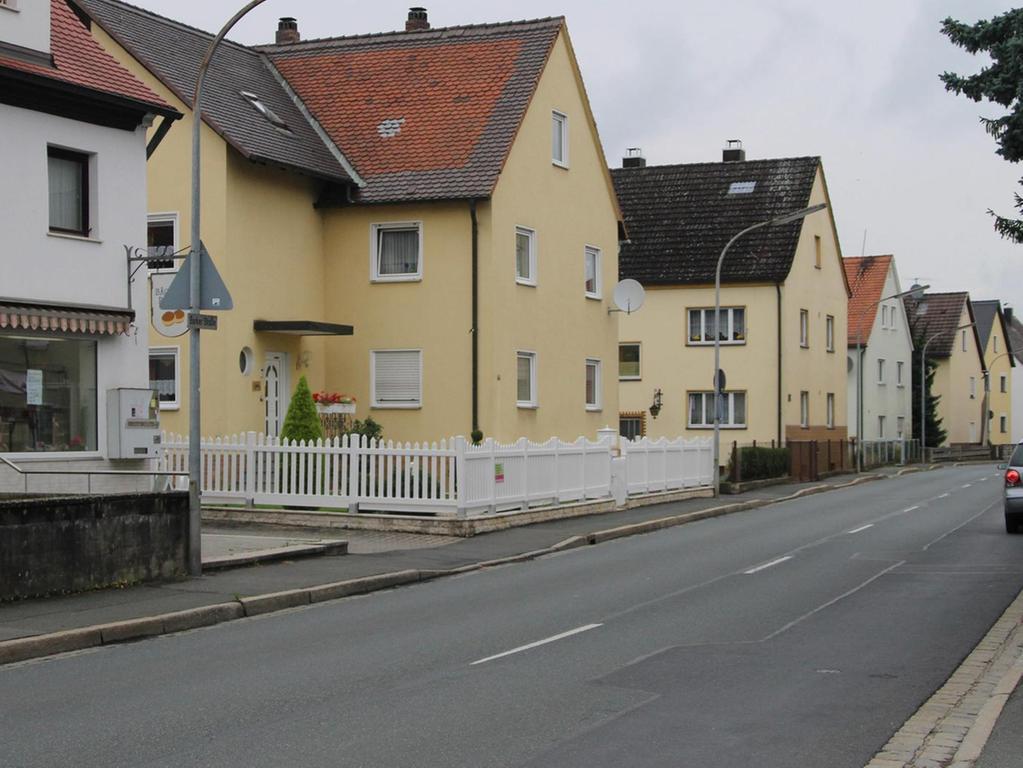 Forchheim: Warum parkende Autos in Burk gefährlich sind