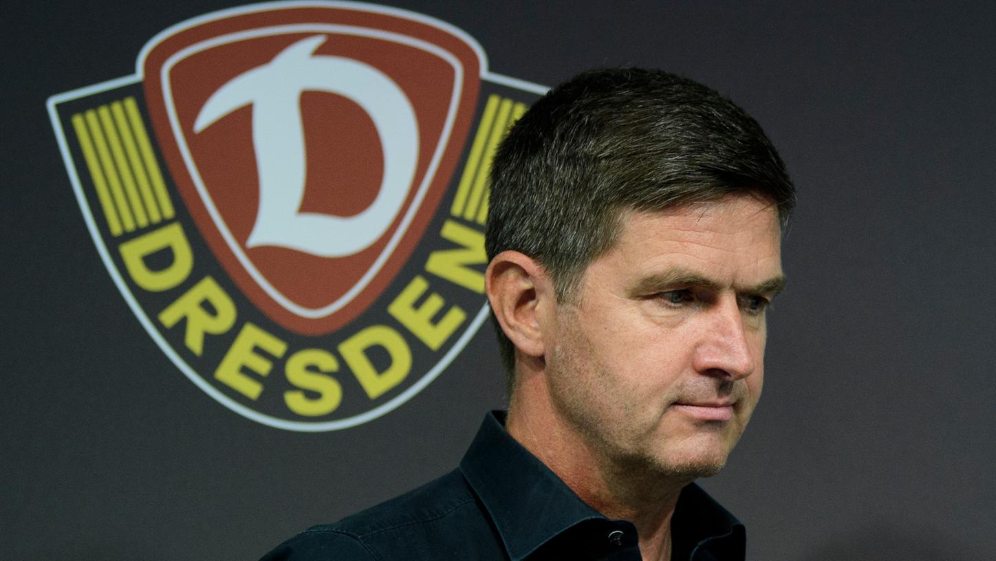 Sportlich ist Dynamo Dresden abgestiegen. Nun kämpft der Klub um Sportchef Ralf Becker auf juristischer Ebene um den Ligaverbleib.