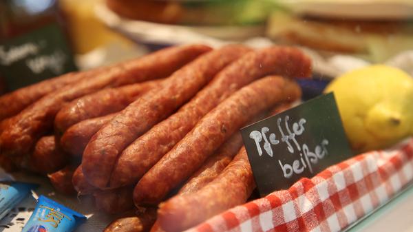 Und nicht zuletzt: die Kulinarik! Selbst wenn man nicht zum Partyvolk gehört, das bis zum letzten Song auf den Kellern tanzt. Das Annafest ist ein Fest für Genießer. Ob...