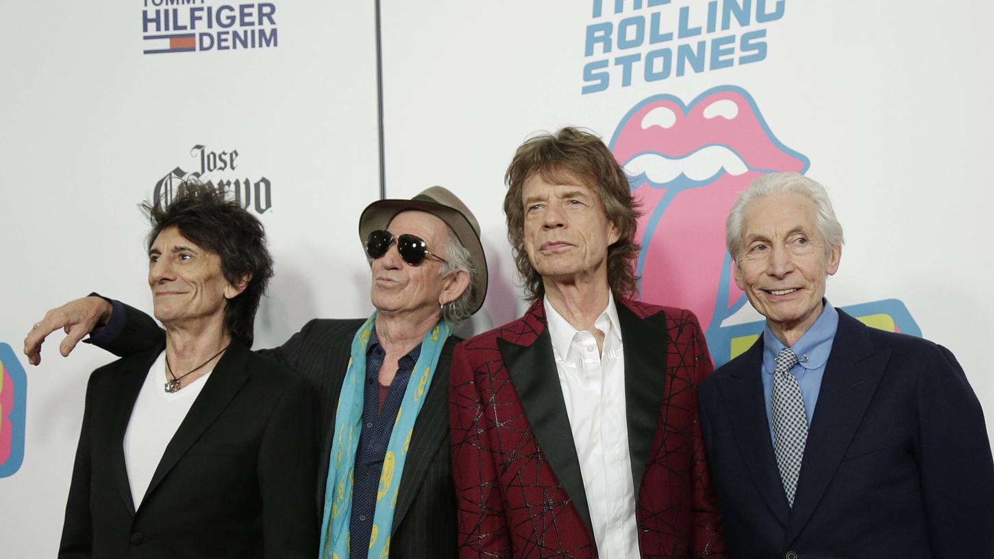 Ron Wood, Keith Richards, Mick Jagger and Charlie Watts spielten vor 46 Jahren zusammen mit Jimmy Page "Scarlet" ein.
