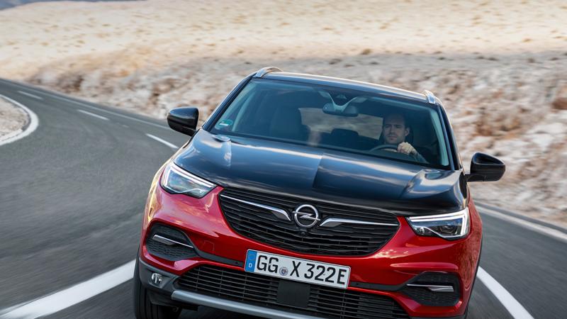 Opel Grandland X Hybrid4: Fährt mit Strom und Sprit