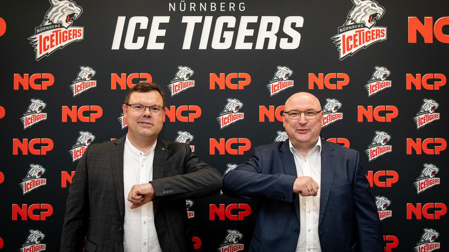 Ellbogen an Ellbogen sollen André Dietzsch (links) und Frank Fischöder weiterarbeiten - allerdings nichts als Sportdirektor und Cheftrainer. Fischöder bekommt bei den Ice Tigers einen neuen Chef.