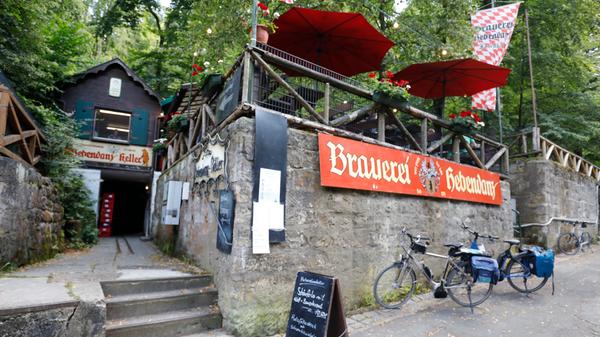 Der Hebendanz-Keller schenkt natürlich eigenes Bier aus der Forchheimer Hebendanz-Brauerei aus. Er ist täglich von 12 bis 22 geöffnet.