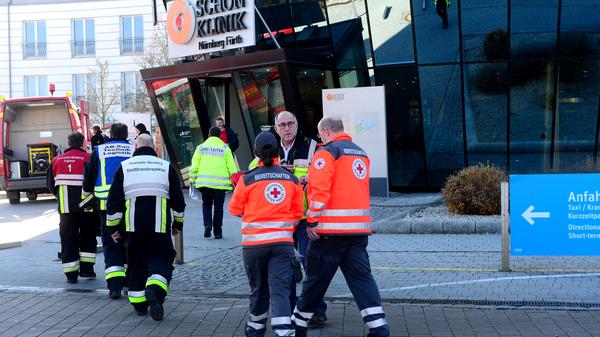 Aufregung im Februar 2019: In der Nähe der Schön-Klinik wird eine Fliegerbombe aus dem Zweiten Weltkrieg gefunden. Auch das Krankenhaus muss evakuiert werden. Die Patienten werden in Notquartiere gebracht.