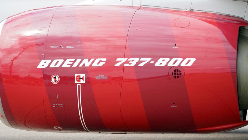 Die Boeing 737-800 ist übrigens nicht zu verwechseln mit der Boeing 737max, die dem US-Flugzeugbauer so viele Sorgen bereitet.