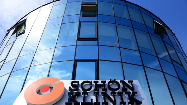 Ende 2012 bekommt die EuromedClinic neue Besitzer: Die bundesweit agierende Schön-Klinik kauft das Krankenhaus. Alle Mitarbeiter sollen übernommen werden. Die Klinik trägt nun auch einen neuen Namen.