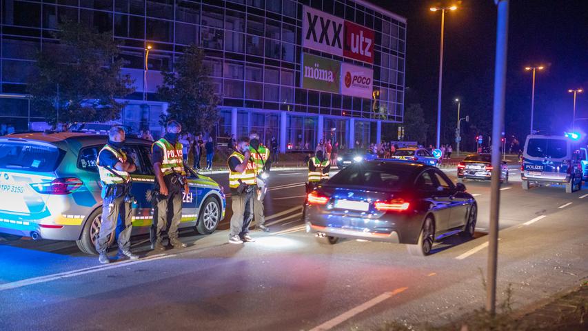 Tuner-Treffen und hunderte Schaulustige in Nürnberg: Polizei greift ein