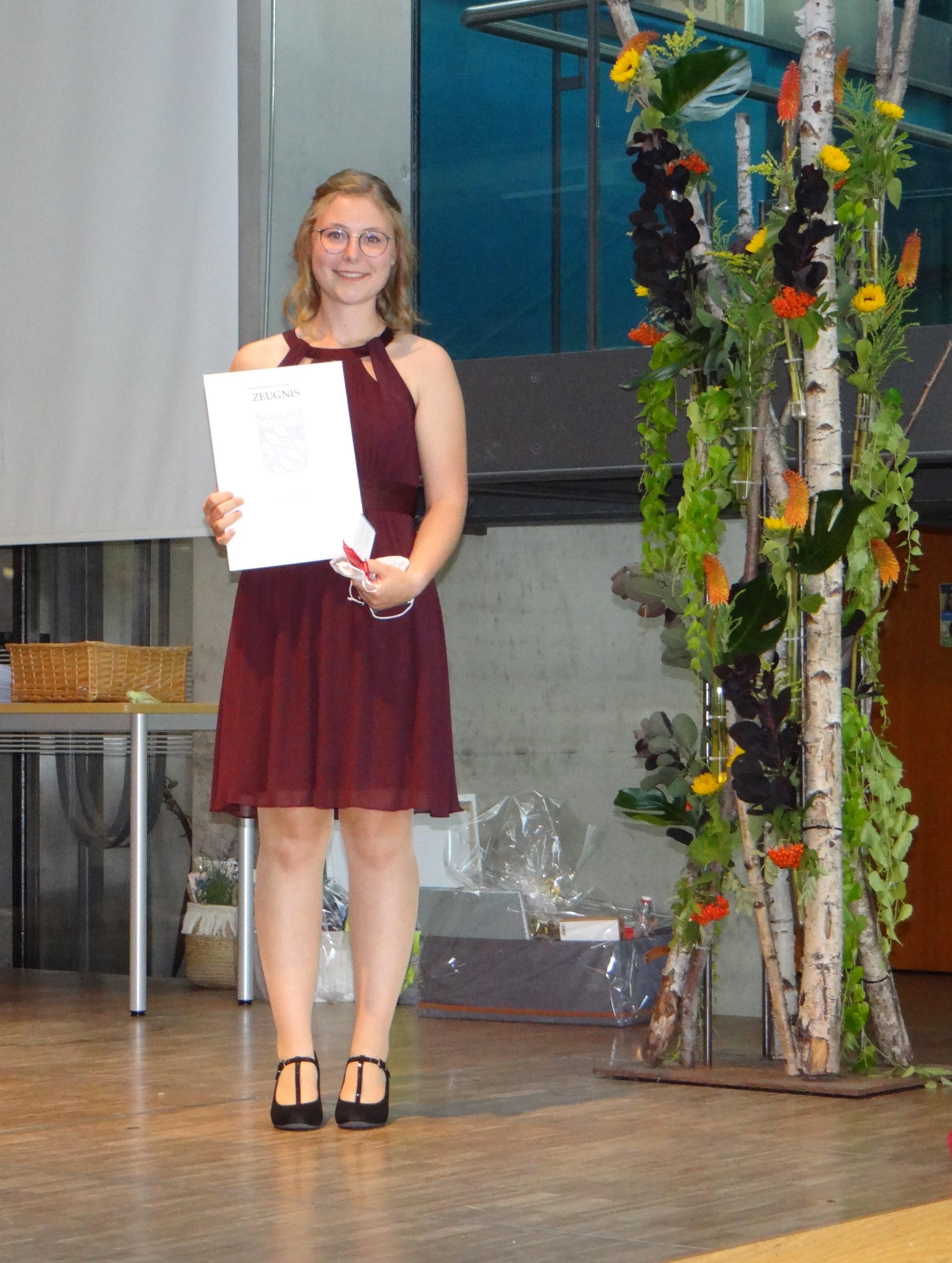 Schulbeste und natürlich auch Beste in Bayern: Isabella Köberlein von der 10f mit Note 1,0.